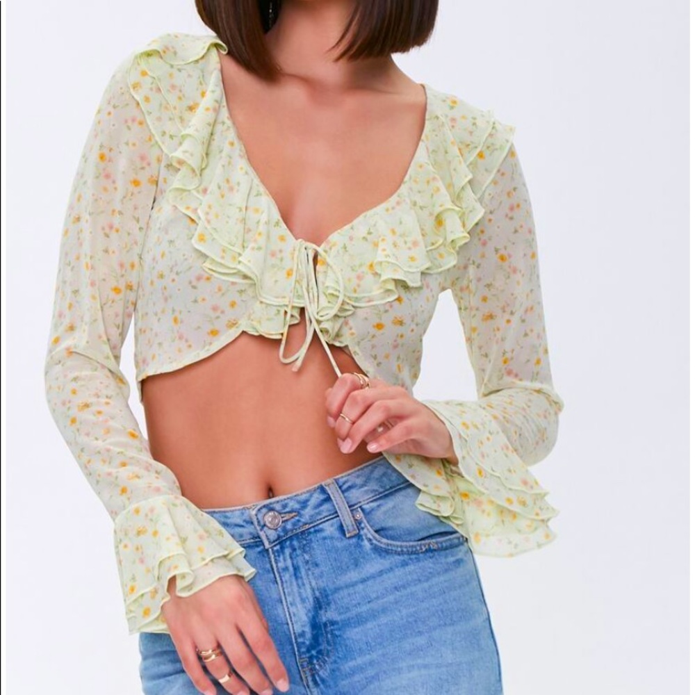 SIZE S floral print ruffle crop top